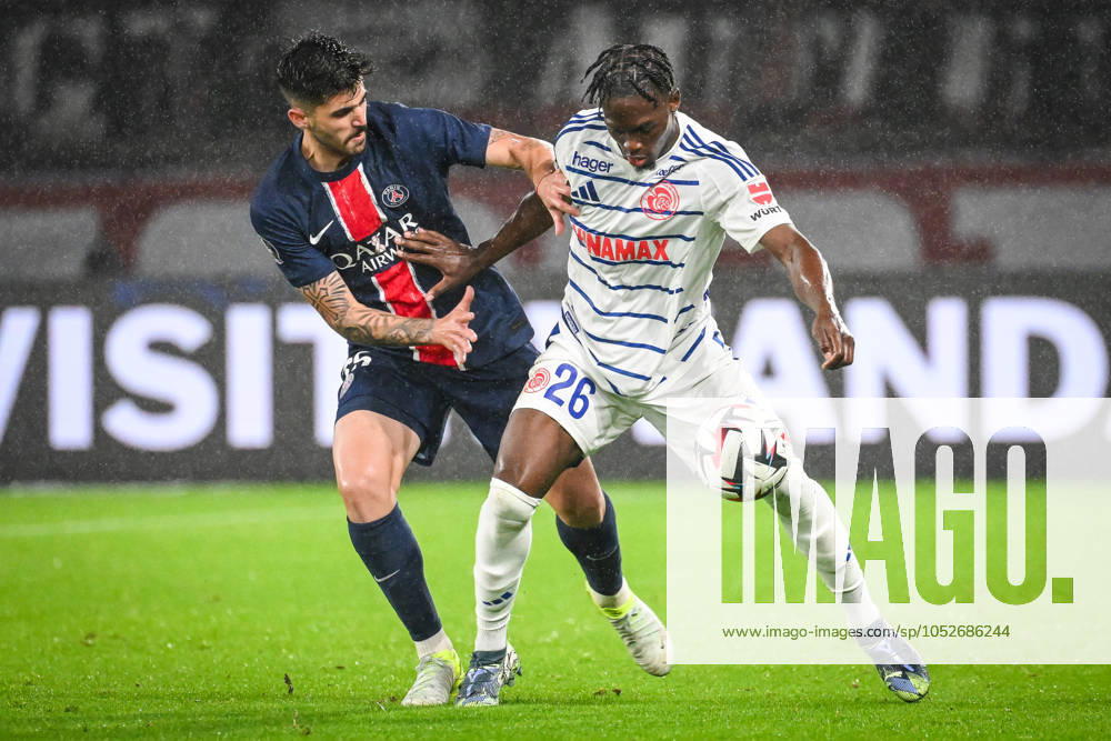 Lucas BERALDO of PSG and Dilane BAKWA of Strasbourg during the Ligue 1 match between Paris Saint-Germain (PSG) and RC Strasbourg at Parc des Princes Stadium on October 19, 2024 in Paris, France. Paris France - ZUMAm308 20241019_zsp_m308_010