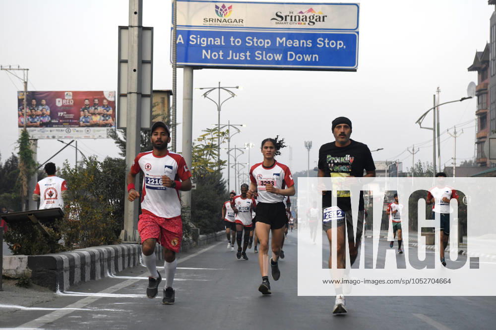People in large number participated in the International Kashmir Marathon held in Srinagar. Srinagar India - ZUMAz120 0774166053st