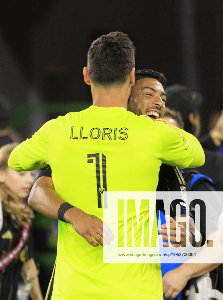 Goalkeeper, Hugo Lloris 1 and Denis Bouanga 99 of the Los Angeles Football Club celebrate after reaching 1 on the Western Conference standings after winning their regular season MLS, Fussball Herren, USA match against the San Jose Earthquakes on Saturday October 19, 2024 at the BMO Stadium in Los Angeles, California. LAFC defeats Earthquakes, 3-1. JAVIER ROJAS PI Los Angeles USA - ZUMAp124 20241019_zaa_p124_065