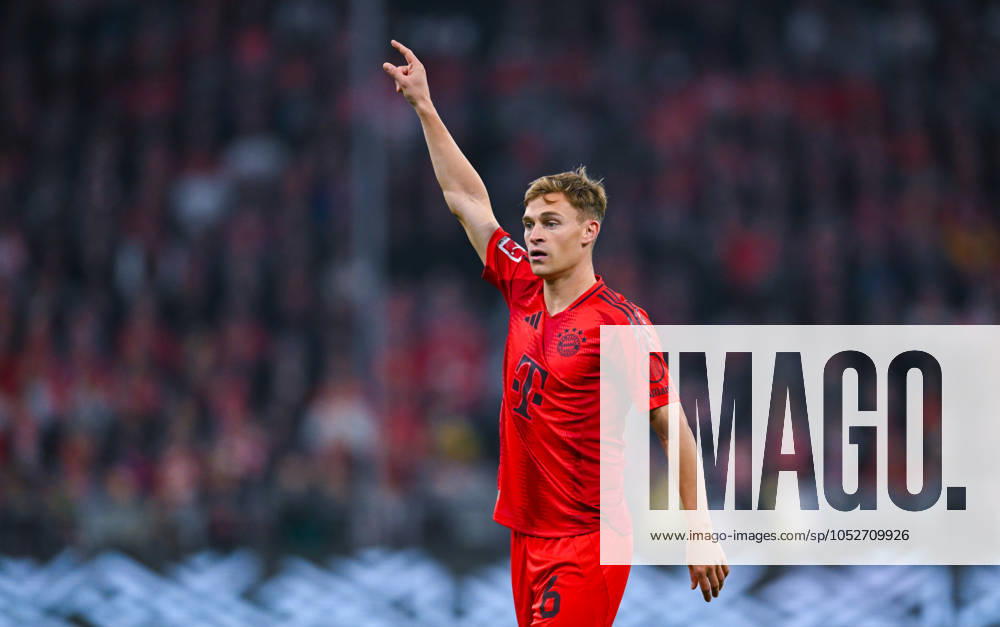 Joshua Kimmich (FC Bayern Muenchen) gestikuliert, Bundesliga, FC Bayern München v VfB Stuttgart, Allianz Arena am 19. October 2024 in München, Deutschland. (Foto von Silas Schueller DeFodi Images) Joshua Kimmich (FC Bayern Muenchen) gestures, Bundesliga, FC Bayern München v VfB Stuttgart, Allianz Arena on October 19, 2024 in Munich, Germany. (Photo by Silas Schueller DeFodi Images) DFL regulations prohibit any use of photographs as image sequences and or quasi-video. not used in POL SRB CRO FRA GBR NED ITA USA Defodi-738_738_BAYVFB_20241019_944