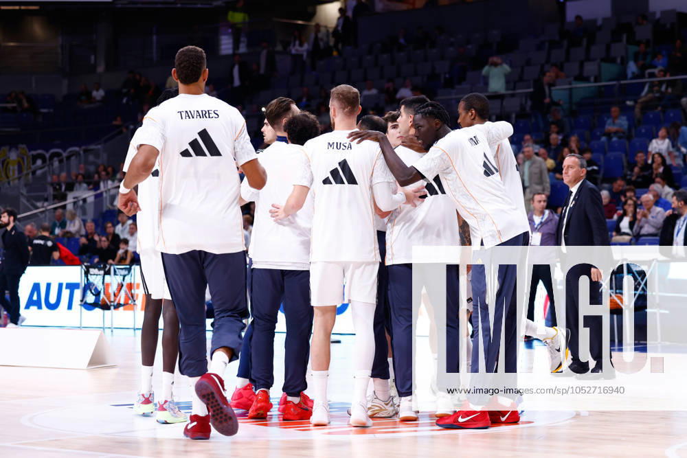 Players of Real Madrid saludate during the Spanish League, Liga ACB Endesa, basketball match played between Real Madrid and Basquet Girona at WiZink Center on October 20, 2024, in Madrid, Spain. Madrid SPAIN - ZUMAa181 20241020_zaa_a181_023