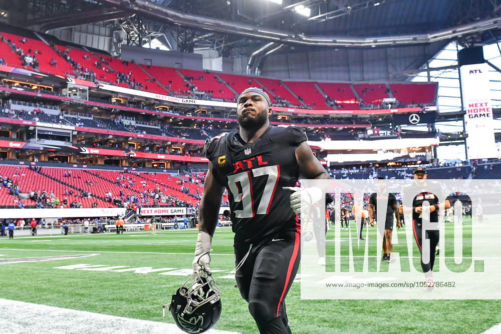 ATLANTA, GA Ã OCTOBER 20: Atlanta defensive end Grady Jarrett (97) exits the field following the conclusion of the NFL, American Football Herren, USA game between the Seattle Seahawks and the Atlanta Falcons on October 20th, 2024 at Mercedes-Benz Stadium in Atlanta, GA. (Photo by Rich von Biberstein Icon Sportswire) NFL: OCT 20 Seahawks at Falcons Icon241020067