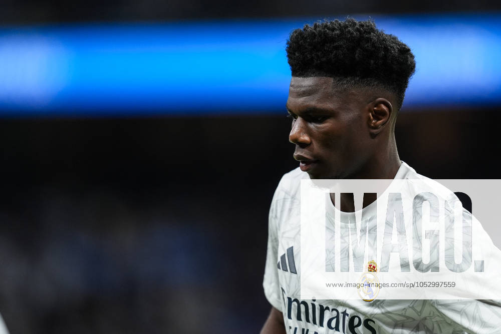 Aurelien Tchouameni of Real Madrid warms up during the Spanish league, La Liga EA Sports, football match played between Real Madrid and FC Barcelona, Barca at Santiago Bernabeu stadium on October 26, 2024, in Madrid, Spain. Madrid SPAIN - ZUMAa181 20241026_zaa_a181_103