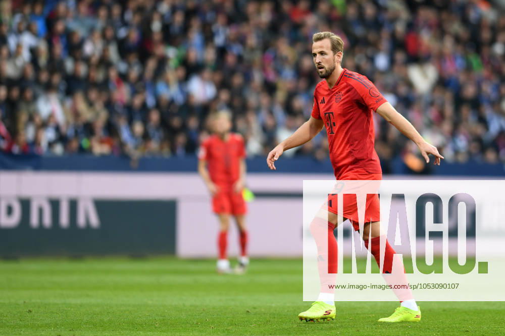 Harry Kane (FC Bayern Muenchen) gestikuliert, gestik waehrend des Spiels der 1. Bundesliga zwischen VfL Bochum 1848 und FC Bayern München, Vonovia Ruhrstadion am 27. October 2024 in Bochum, Deutschland. (Foto von Ralf Treese DeFodi Images) +++ Harry Kane (FC Bayern Muenchen) gestures during the Bundesliga match between VfL Bochum 1848 and FC Bayern München at Vonovia Ruhrstadion on October 27, 2024 in Bochum, Germany. (Photo by Ralf Treese DeFodi Images) DFL regulations prohibit any use of photographs as image sequences and or quasi-video. not used in POL SRB CRO FRA GBR NED ITA USA Defodi-521_BOCFCB20241027_109