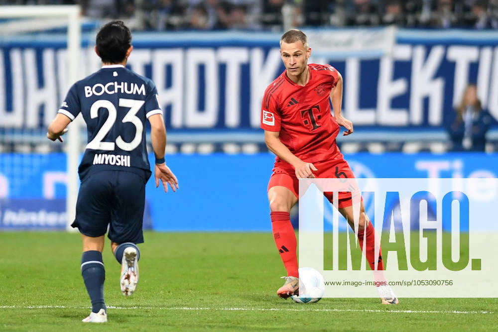Joshua Kimmich (FC Bayern Muenchen) in Aktion, am Ball, Einzelaktion waehrend des Spiels der 1. Bundesliga zwischen VfL Bochum 1848 und FC Bayern München, Vonovia Ruhrstadion am 27. October 2024 in Bochum, Deutschland. (Foto von Ralf Treese DeFodi Images) +++ Joshua Kimmich (FC Bayern Muenchen) controls the ball during the Bundesliga match between VfL Bochum 1848 and FC Bayern München at Vonovia Ruhrstadion on October 27, 2024 in Bochum, Germany. (Photo by Ralf Treese DeFodi Images) DFL regulations prohibit any use of photographs as image sequences and or quasi-video. not used in POL SRB CRO FRA GBR NED ITA USA Defodi-521_BOCFCB20241027_160