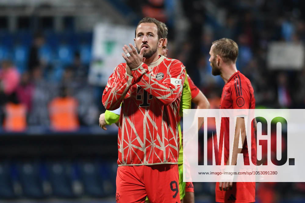 Harry Kane (FC Bayern Muenchen) gestikuliert, gestik waehrend des Spiels der 1. Bundesliga zwischen VfL Bochum 1848 und FC Bayern München, Vonovia Ruhrstadion am 27. October 2024 in Bochum, Deutschland. (Foto von Ralf Treese DeFodi Images) +++ Harry Kane (FC Bayern Muenchen) gestures during the Bundesliga match between VfL Bochum 1848 and FC Bayern München at Vonovia Ruhrstadion on October 27, 2024 in Bochum, Germany. (Photo by Ralf Treese DeFodi Images) DFL regulations prohibit any use of photographs as image sequences and or quasi-video. not used in POL SRB CRO FRA GBR NED ITA USA Defodi-521_BOCFCB20241027_196