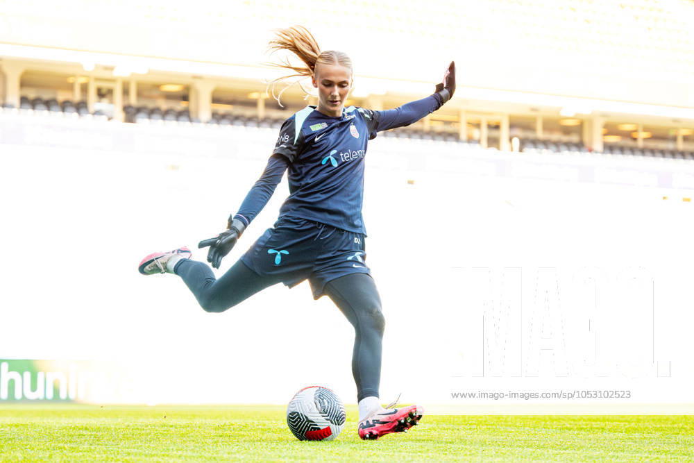 Goalkeeper Selma Panengstuen of the Norwegian women s national football team during a training session on October 28, 2024 in Oslo. Photo: Vegard Grott BILDBYRAN kod VG VG0682 bbeng fotboll football soccer fotball norge norway women dam UEFA EURO, EM, Europameisterschaft,Fussball Qualifier, EM, Europameisterschaft em-kvalifisering kvinner em-kvalik em-kval träning practice training trening