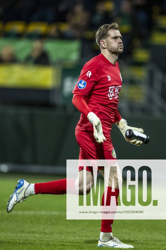 SITTARD - Fortuna Sittard goalkeeper Mattijs Branderhorst during the Dutch Eredivisie match between Fortuna Sittard and sc Heerenveen at the Fortuna Sittard Stadium on Nov. 2, 2024 in Sittard, Netherlands. ANP MARCEL VAN HOORN Dutch Eredivisie 2024 25 ANPxSportx IVx 512504531 originalFilename: 512504531