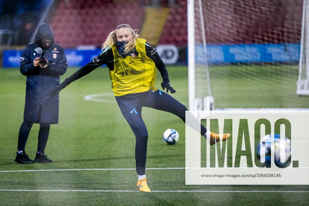 Synne Jensen of the Norwegian women s national football team during a training session on November 28, 2024 in Larne. Photo: Marius Simensen BILDBYRAN COP 238 bbeng dam football fotball fotboll norge norway practice soccer training trening träning uefa women s EURO Qualifier, EM, Europameisterschaft