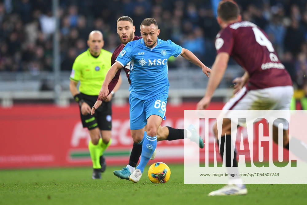 Napolis Stanislav Lobotka during the Serie A soccer match between Torino and Napoli at the Stadio Olimpico Grande Torino in Turin, north west Italy - Sunday, December 1, 2024. - Soccer .