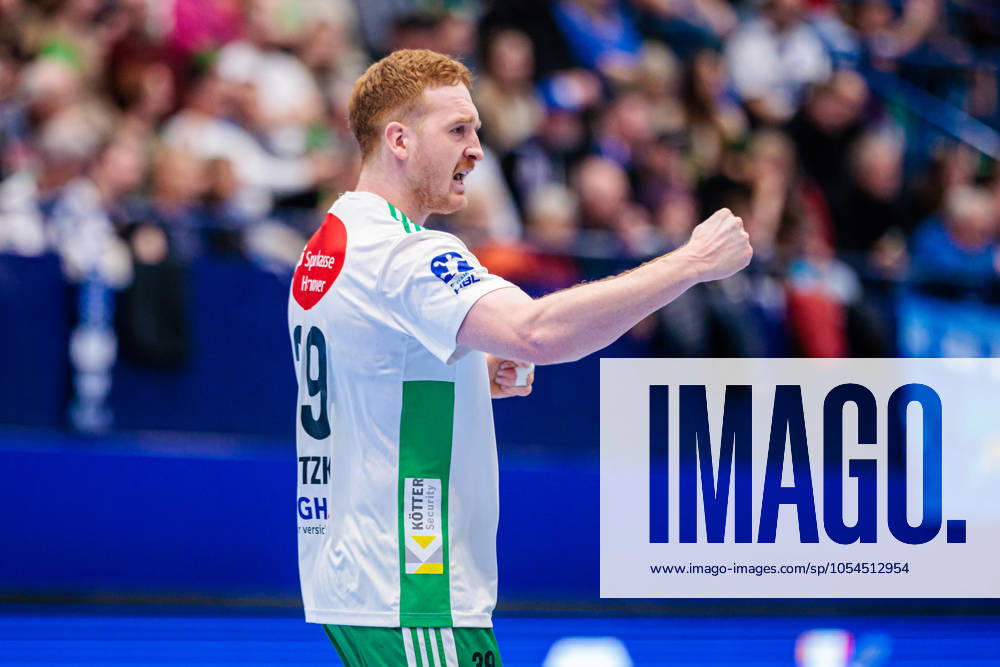 Lukas Stutzke (TSV Hannover-Burgdorf, 39) jubelt nach Torerfolg Tor GER, TBV Lemgo Lippe vs. TSV Hannover-Burgdorf, Handball, 1. Bundesliga, 12. Spieltag, Spielzeit 2024 2025, 01.12.2024 GER, TBV Lemgo Lippe vs. TSV Hannover-Burgdorf, Handball, 1. Bundesliga, 12. Spieltag, Spielzeit 2024 2025, 01.12.2024 Lemgo