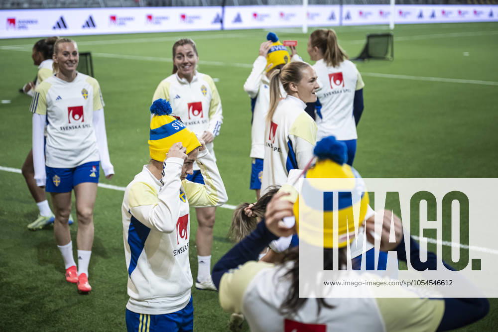 Julia Zigiotti Olme of the Swedish women s national football team during a training session on December 2, 2024 in Stockholm. Photo: Maxim Thorà BILDBYRAN kod MT MT0701 fotboll football soccer fotball em-kval kval uefa womens EURO Qualifier, EM, Europameisterschaft qualifier träning practice training sverige sweden dam bbeng