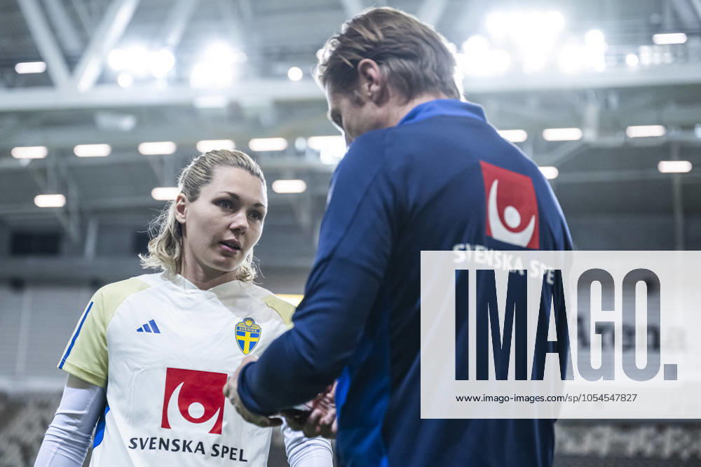 Goalkeeper Jennifer Falk of the Swedish women s national football team during a training session on December 2, 2024 in Stockholm. Photo: Maxim Thorà BILDBYRAN kod MT MT0701 fotboll football soccer fotball em-kval kval uefa womens EURO Qualifier, EM, Europameisterschaft qualifier träning practice training sverige sweden dam bbeng