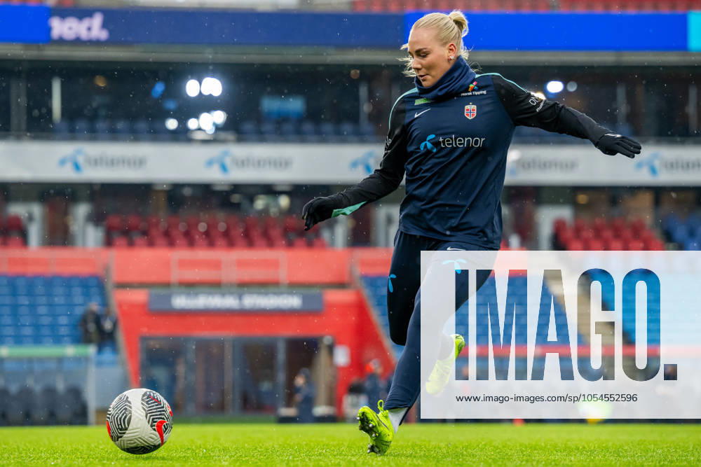 Cathinka Tandberg of the Norwegian women s national football team during a training session on December 2, 2024 in Oslo. Photo: Vegard Grott BILDBYRAN kod VG VG0699 bbeng fotboll football soccer fotball norge norway women dam UEFA EURO, EM, Europameisterschaft,Fussball Qualifier, EM, Europameisterschaft em-kvalifisering kvinner em-kvalik em-kval träning practice training trening