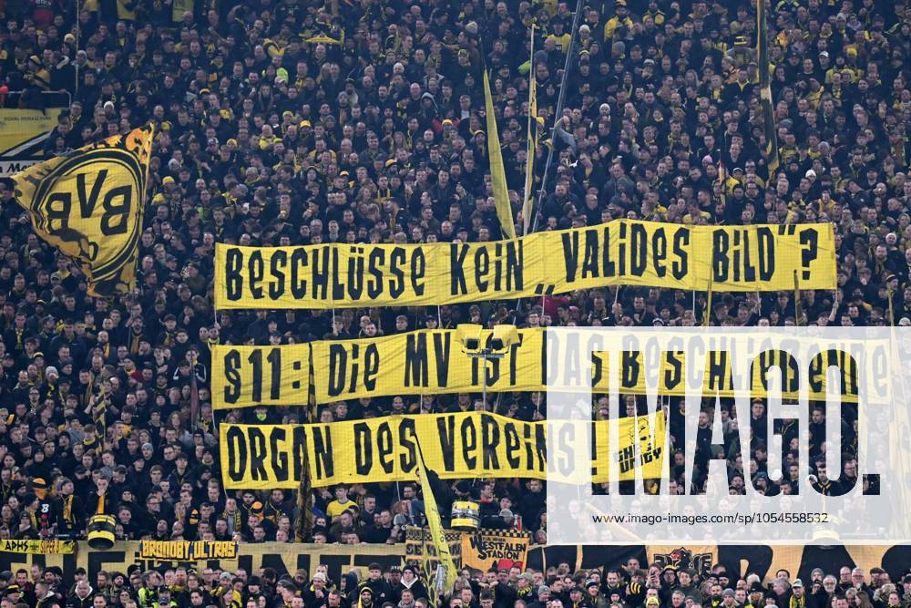 DORTMUND - Borussia Dortmund supporters during the Bundesliga match between Borussia Dortmund and FC Bayern Munich at the Signal Iduna Park on Nov. 30, 2024 in Dortmund, Germany. ANP Hollandse Hoogte Bundesliga 2024 25 ANPxSportx xGerritxvanxKeulenxIVx 514767945 originalFilename: 514767945