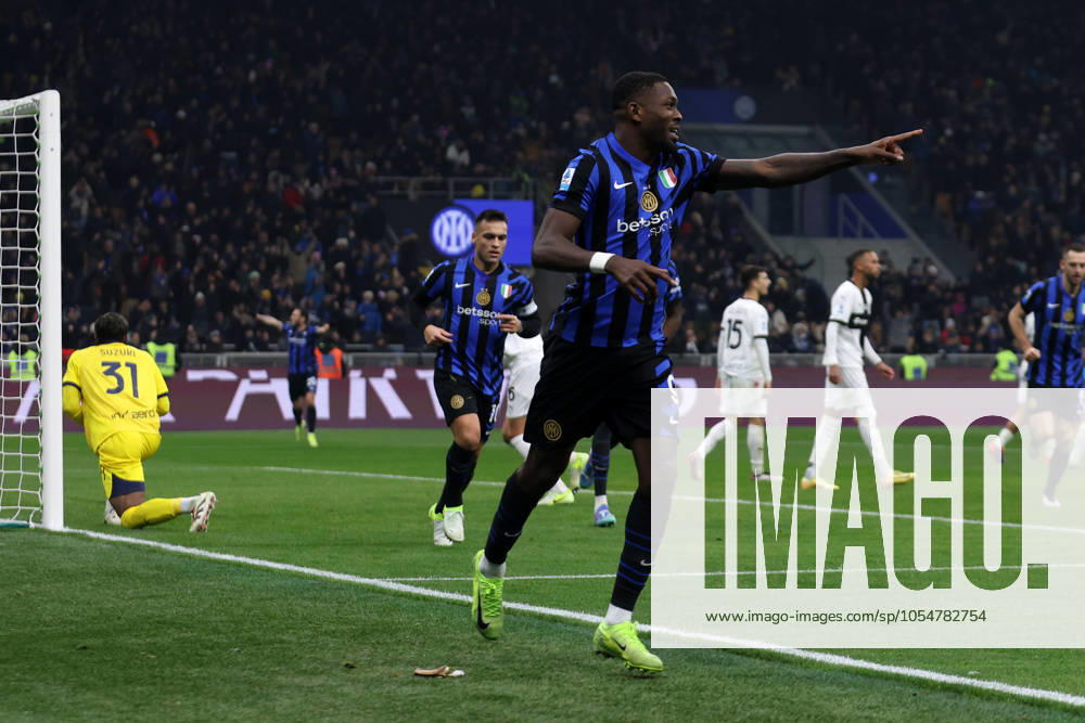Serie A Fc Internazionale - Parma Calcio Marcus Thuram of Fc Internazionale celebrates after scoring a goal during the Serie A match beetween Fc Internazionale and Parma Calcio at Stadio Giuseppe Meazza on December 6, 2024 in Milan Italy . Milano Stadio Giuseppe Meazza Italy