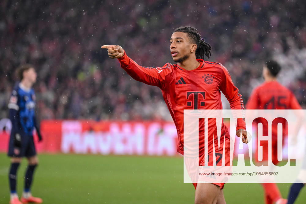 Michael Olise (FC Bayern Muenchen) gestikuliert, gestik waehrend des Spiels der 1. Bundesliga zwischen FC Bayern München und 1. FC Heidenheim 1846, Allianz Arena am 07. December 2024 in München, Deutschland. (Foto von Harry Langer DeFodi Images) +++ Michael Olise (FC Bayern Muenchen) gestures during the Bundesliga match between FC Bayern München and 1. FC Heidenheim 1846 at Allianz Arena on December 7, 2024 in Munich, Germany. (Photo by Harry Langer DeFodi Images) DFL regulations prohibit any use of photographs as image sequences and or quasi-video. Defodi-541_FCBFCH20241207_035