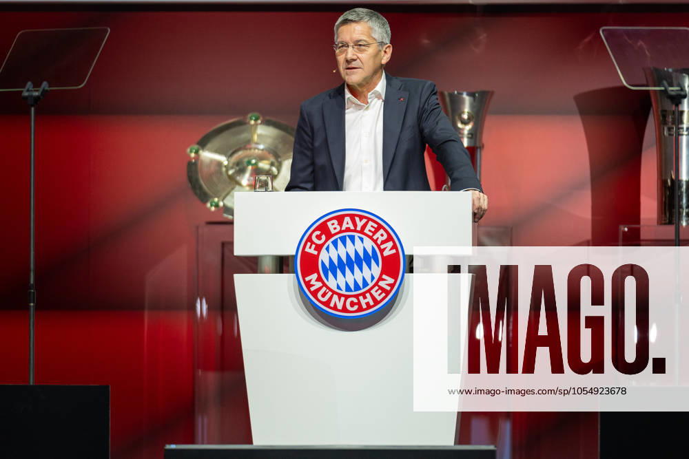 Herbert Heiner (FC Bayern Muenchen, Praesident), GER, FC Bayern Muenchen, Fussball, Bundesliga, Mitgliederversamlung, Jahreshauptversammlung, Spielzeit 2024 2025, 08.12.2024, Eibner-Pressefoto Sascha Walther GER, FC Bayern Muenchen, Fussball, Bundesliga, Mitgliederversamlung, Jahreshauptversammlung, Spielzeit 2024 2025, 08.12.2024 Muenchen