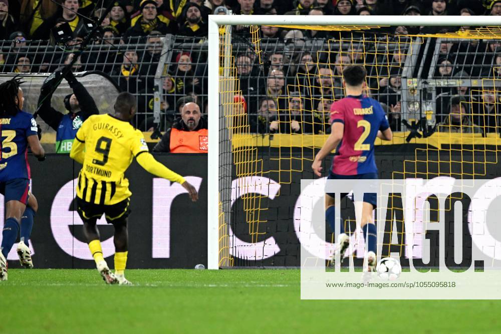 DORTMUND - Sehrou Guirassy of Borussia Dortmund makes the 2-2 during the UEFA Champions league match between Borussia Dortmund and FC Barcelona, Barca at Signal Iduna Park on Dec. 11, 2024 in Dortmund, Germany. ANP Hollandse Hoogte UEFA Champions League 2024 25 League phase 6 2024 25 ANPxSportx xGerritxvanxKeulenxIVx 515493254 originalFilename: 515493254