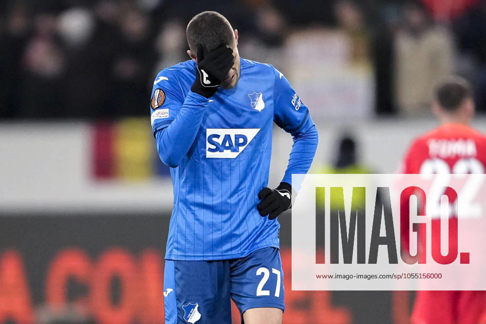 Andrej Kramaric (Hoffenheim, 27), Spieler der TSG 1899 Hoffenheim, enttäuscht über das Unentschieden, nur remis, Enttäuschung nach dem Schlusspfiff, Highlight, Punktverlust, Frustration, disappointed, pessimistisch, Einzelbild, Einzelfoto, Aktion, Action, 12.12.2024, Sinsheim (Deutschland), Fussball, UEFA Europa League, Gruppenphase, TSG 1899 Hoffenheim - FCSB Bukarest, 12.12.2024, Sinsheim (Deutschland), Fussball, UEFA Europa League, Gruppenphase, TSG 1899 Hoffenheim - FCSB Bukarest, DFB DFL REGULATIONS PROHIBIT ANY USE OF PHOTOGRAPHS AS IMAGE SEQUENCES AND OR QUASI-VIDEO.