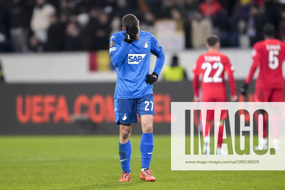 Andrej Kramaric (Hoffenheim, 27), Spieler der TSG 1899 Hoffenheim, enttäuscht über das Unentschieden, nur remis, Enttäuschung nach dem Schlusspfiff, Highlight, Punktverlust, Frustration, disappointed, pessimistisch, 12.12.2024, Sinsheim (Deutschland), Fussball, UEFA Europa League, Gruppenphase, TSG 1899 Hoffenheim - FCSB Bukarest, 12.12.2024, Sinsheim (Deutschland), Fussball, UEFA Europa League, Gruppenphase, TSG 1899 Hoffenheim - FCSB Bukarest, DFB DFL REGULATIONS PROHIBIT ANY USE OF PHOTOGRAPHS AS IMAGE SEQUENCES AND OR QUASI-VIDEO.