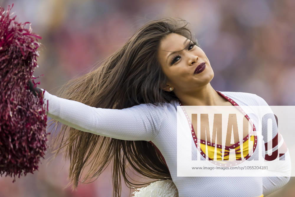 NFL, American Football Herren, USA 2018: Texans vs Redskins NOV 18 November 18, 2018: Washington Redskins cheerleaders perform during the second half of the NFL game between the Houston Texans and the Washington Redskins at FedExField in Landover, Maryland. Scott Taetsch CSM Landover MD USA