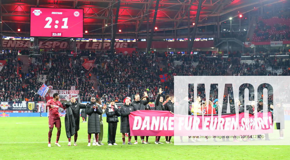 RB Leipzig Ð Frankfurt Bundesliga Leipzig, 15.12.2024, Red Bull Arena, Fußball Bundesliga, Spieltag 14 , RB Leipzig vs. SG Eintracht Frankfurt 2:1 (1:1) , Im Bild: RB Leripzig Schlussjubel. Dank an die Fans für die Unterstützung. ,