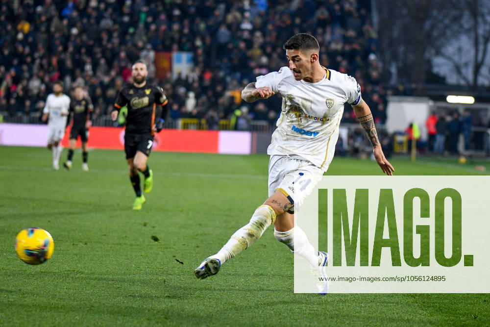 Cagliari s Alessandro Deiola in action during Venezia FC vs Cagliari Calcio, Italian soccer Serie A match in Venice, Italy, December 22 2024