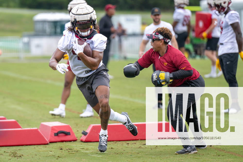 NFL, American Football Herren, USA 2022: Washington Commanders Training Camp AUG 17 August 17th 2022: Washington Commanders running back Jonathan Williams (41) runs a drill during the Washington Commanders Training Camp practice at the INOVA Sports and Performance Center in Ashburn, Va. Reggie Hildred CSM Ashburn VA United States