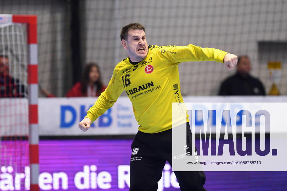 Jubel bei Nebojsa Simic (Torwart MT Melsungen 16) , GER, MT Melsungen - TSV Hannover-Burgdorf, Handball, 1. Bundesliga, 17. Spieltag, Saison 2024 2025, 23.12.2024, GER, MT Melsungen - TSV Hannover-Burgdorf, Handball, 1. Bundesliga, 17. Spieltag, Saison 2024 2025, 23.12.2024 Kassel