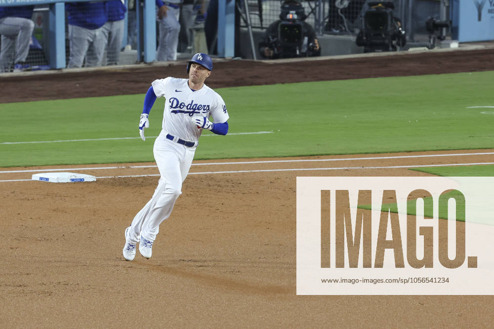 Los Angeles Dodgers first baseman Freddie Freeman (5) hits a home run in the first inning during a MLB, Baseball Herren, USA regular season game between the Los Angeles Dodgers and New York Mets, Monday, April 18, 2023 in Los Angeles, CA. The Mets defeated the Dodgers 8-6. (Brandon Sloter Image of Los Angeles CA United States