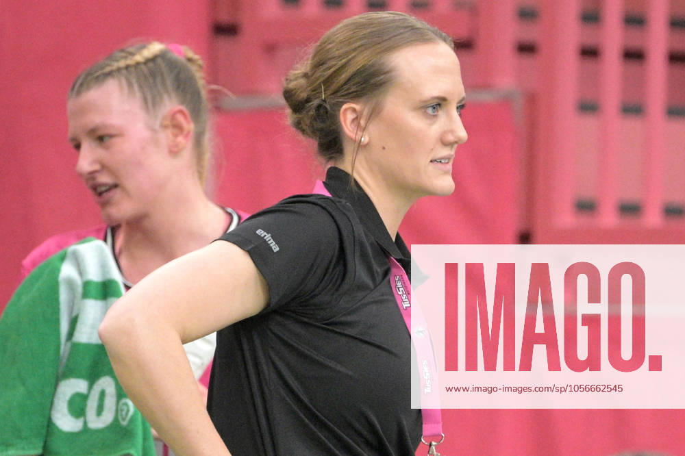 Miriam Hirsch (TusSies Metzingen, Trainerin) TusSies Metzingen vs. Union Neckarsulm, Handball, HBF, 10.Ligaspieltag, Saison 2024 2025, 29.12.2024 TusSies Metzingen vs. Sport-Union Neckarsulm, Handball, HBF, 10.Ligaspieltag, Saison 2024 2025, 29.12.2024 Tuebingen