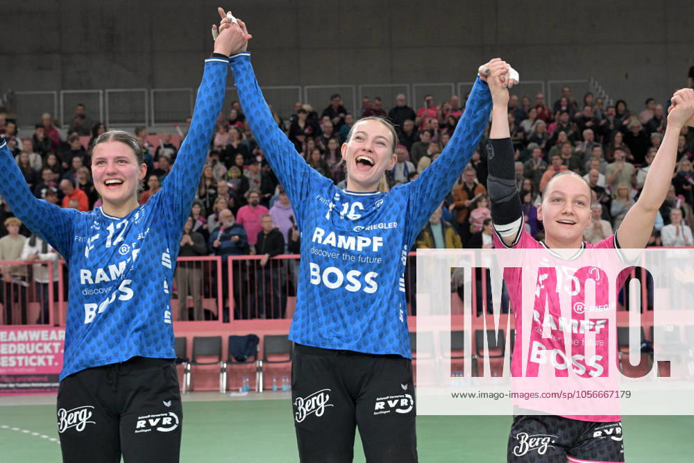 Marie Kristin Weiss (TusSies Metzingen, 12) im Tor, Lea Schuepbach (TusSies Metzingen, 16) im Tor und Katharina Goldammer (TusSies Metzingen, 15) TusSies Metzingen vs. Union Neckarsulm, Handball, HBF, 10.Ligaspieltag, Saison 2024 2025, 29.12.2024 TusSies Metzingen vs. Sport-Union Neckarsulm, Handball, HBF, 10.Ligaspieltag, Saison 2024 2025, 29.12.2024 Tuebingen