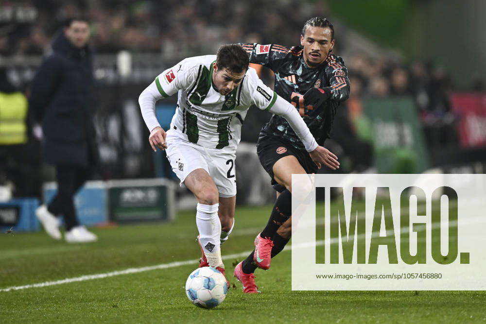 V. li. im Zweikampf Joe Scally (Moenchengladbach 29) Leroy Sane (Muenchen 10) 11.01.2025 Fussball Borussia Moenchengladbach vs FC Bayern Muenchen, Borussia-Park, Moenchengladbach, DFB DFL REGULATIONS PROHIBIT ANY USE OF PHOTOGRAPHS AS IMAGE SEQUENCES AND OR QUASI-VIDEO NRW Germany