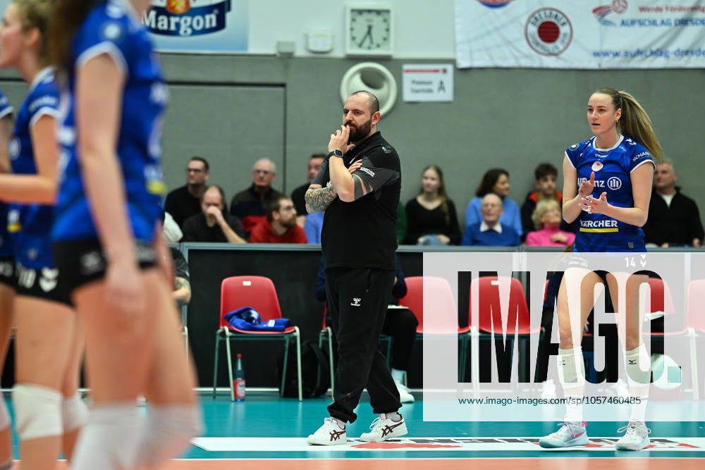Konstantin Bitter (Cheftrainer Allianz MTV Stuttgart) Dresdner SC vs. Allianz MTV Stuttgart, 1. Volleyball Bundesliga Frauen, Spielzeit 2024 2025, 11.01.2025 Dresdner SC vs. Allianz MTV Stuttgart, 1. Volleyball Bundesliga Frauen, Spielzeit 2024 2025, 11.01.2025 Dresden