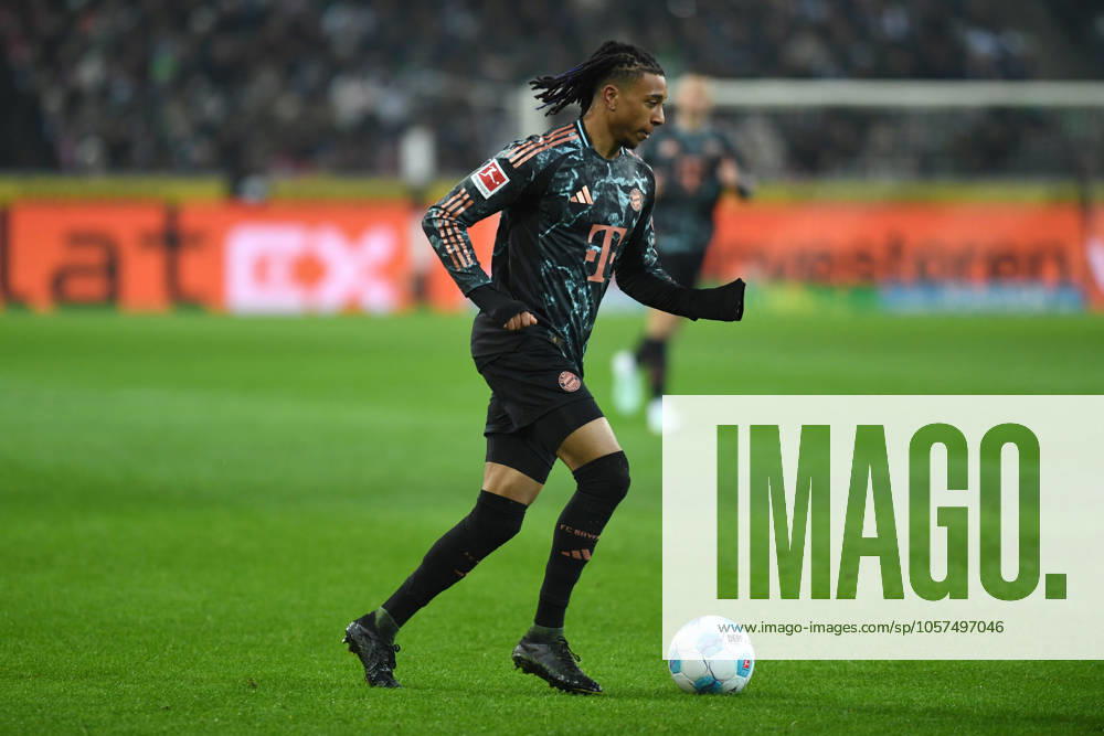 Michael Olise (FC Bayern Muenchen) in Aktion, am Ball, Einzelaktion waehrend des Spiels der 1. Bundesliga zwischen Borussia Mönchengladbach und FC Bayern München, Stadion im Borussia-Park am 11. January 2025 in Mönchengladbach, Deutschland. (Foto von Ralf Treese DeFodi Images) +++ Michael Olise (FC Bayern Muenchen) controls the ball during the Bundesliga match between Borussia Mönchengladbach and FC Bayern München at Stadium in Borussia-Park on January 11, 2025 in Mönchengladbach, Germany. (Photo by Ralf Treese DeFodi Images) DFL regulations prohibit any use of photographs as image sequences and or quasi-video. Defodi-521_BMGFCB20250111_062