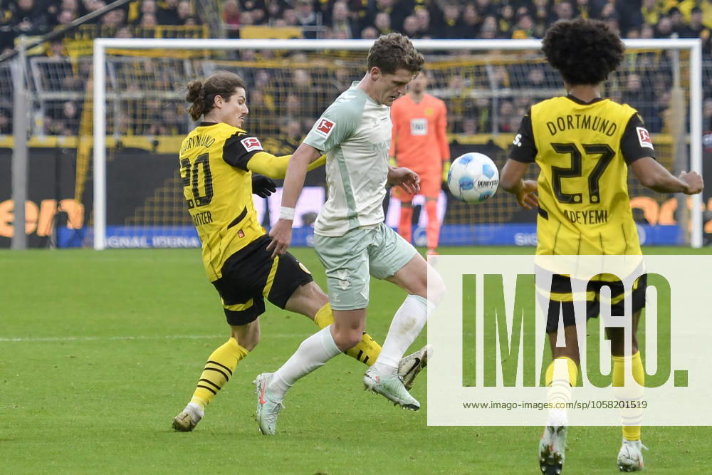 V. li. im Zweikampf Marcel Sabitzer (Dortmund 20) Jens Stage (Werder Bremen 6) 25.01.2025 Fussball Borussia Dortmund vs SV Werder Bremen , Signal Iduna Park, Dortmund, DFB DFL REGULATIONS PROHIBIT ANY USE OF PHOTOGRAPHS AS IMAGE SEQUENCES AND OR QUASI-VIDEO