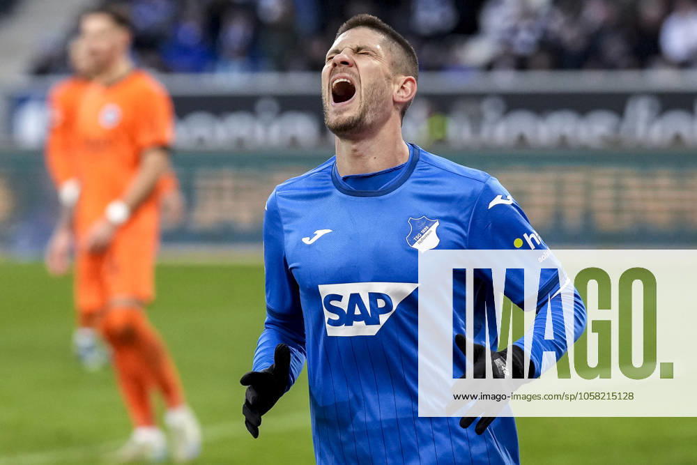 Andrej Kramaric (Hoffenheim, 27), Spieler der TSG 1899 Hoffenheim, Einzelbild, Einzelfoto, Aktion, Action, enttäuscht schauend, Enttäuschung, Frustration, disappointed, pessimistisch, 26.01.2025, Sinsheim (Deutschland), Fussball, Bundesliga, TSG 1899 Hoffenheim - SG Eintracht Frankfurt, DFB DFL REGULATIONS PROHIBIT ANY USE OF PHOTOGRAPHS AS IMAGE SEQUENCES AND OR QUASI-VIDEO.