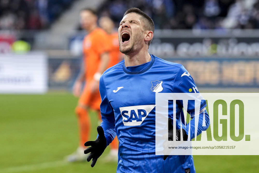 Andrej Kramaric (Hoffenheim, 27), Spieler der TSG 1899 Hoffenheim, Einzelbild, Einzelfoto, Aktion, Action, enttäuscht schauend, Enttäuschung, Frustration, disappointed, pessimistisch, schreit seinen Frust raus, frustriert, schreien, 26.01.2025, Sinsheim (Deutschland), Fussball, Bundesliga, TSG 1899 Hoffenheim - SG Eintracht Frankfurt, DFB DFL REGULATIONS PROHIBIT ANY USE OF PHOTOGRAPHS AS IMAGE SEQUENCES AND OR QUASI-VIDEO.