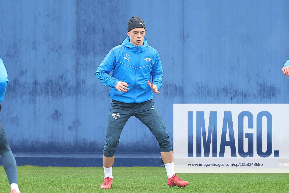 RB Leipzig - Training Champions League Leipzig, 28.01.2025, RBL Trainingszentrum, UEFA Champions League, RB LEIPZIG Abschlusstraining vorm morgigen Spiel bei Sturm Graz , Im Bild: Viggo Gebel , Nur zur redaktionellen Nutzung. Editorial use only. ,