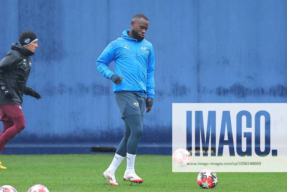 RB Leipzig - Training Champions League Leipzig, 28.01.2025, RBL Trainingszentrum, UEFA Champions League, RB LEIPZIG Abschlusstraining vorm morgigen Spiel bei Sturm Graz , Im Bild: Lutsharel Geertruida , Nur zur redaktionellen Nutzung. Editorial use only. ,