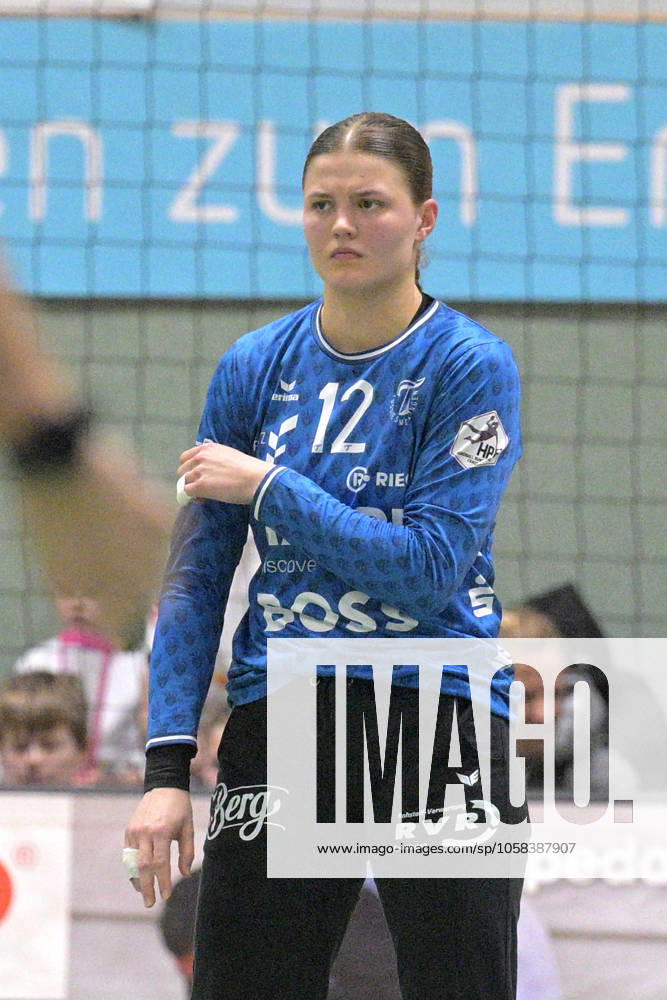Marie Kristin Weiss (TusSies Metzingen, 12) im Tor TusSies Metzingen vs. HSG Blomberg-Lippe, Handball, HBF, 15.Ligaspieltag, Saison 2024 2025, 01.02.2025 TusSies Metzingen vs. HSG Blomberg-Lippe, Handball, HBF, 15.Ligaspieltag, Saison 2024 2025, 01.02.2025 Metzingen