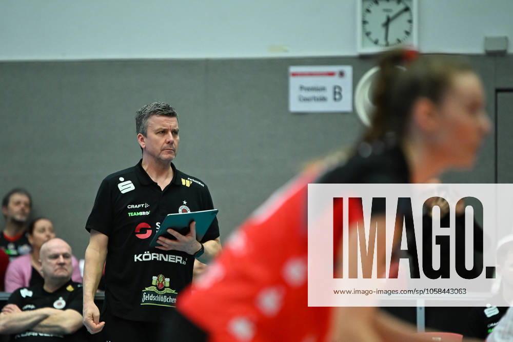 Alexander Waibl (Cheftrainer Dresdner SC) Dresdner SC vs. Schwarz Weiss Erfurt, 1. Volleyball Bundesliga Frauen, Spielzeit 2024 2025, 01.02.2025 Dresdner SC vs. Schwarz Weiss Erfurt, 1. Volleyball Bundesliga Frauen, Spielzeit 2024 2025, 01.02.2025 Dresden