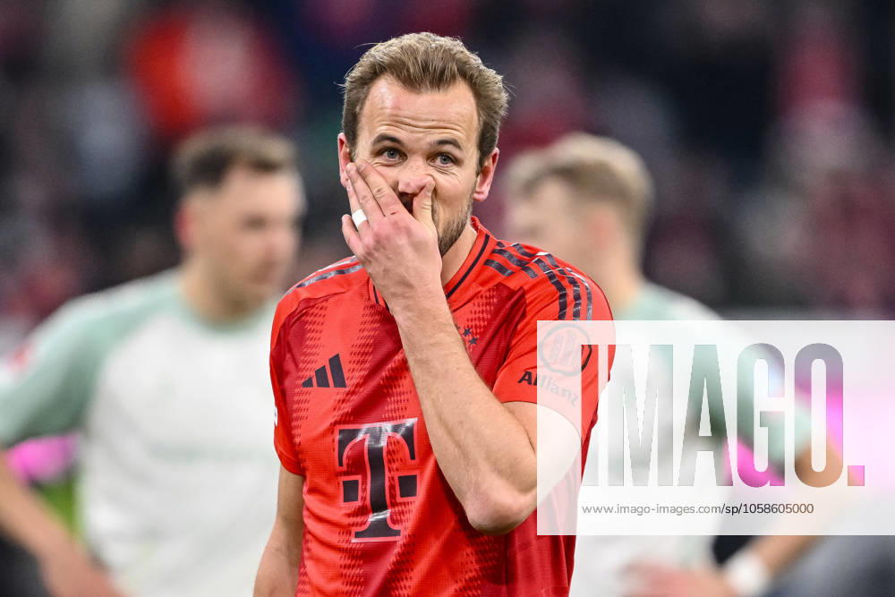 Harry Kane (FC Bayern Muenchen) gestikuliert, gestik waehrend des Spiels der 1. Bundesliga zwischen FC Bayern München und SV Werder Bremen, Allianz Arena am 07. February 2025 in München, Deutschland. (Foto von Harry Langer DeFodi Images) +++ Harry Kane (FC Bayern Muenchen) gestures during the Bundesliga match between FC Bayern München and SV Werder Bremen at Allianz Arena on February 7, 2025 in Munich, Germany. (Photo by Harry Langer DeFodi Images) DFL regulations prohibit any use of photographs as image sequences and or quasi-video. (Photo by Harry Langer DeFodi Images) DFL regulations prohibit any use of photographs as image sequences and or quasi-video. Defodi-541_FCBSVW20250207_343