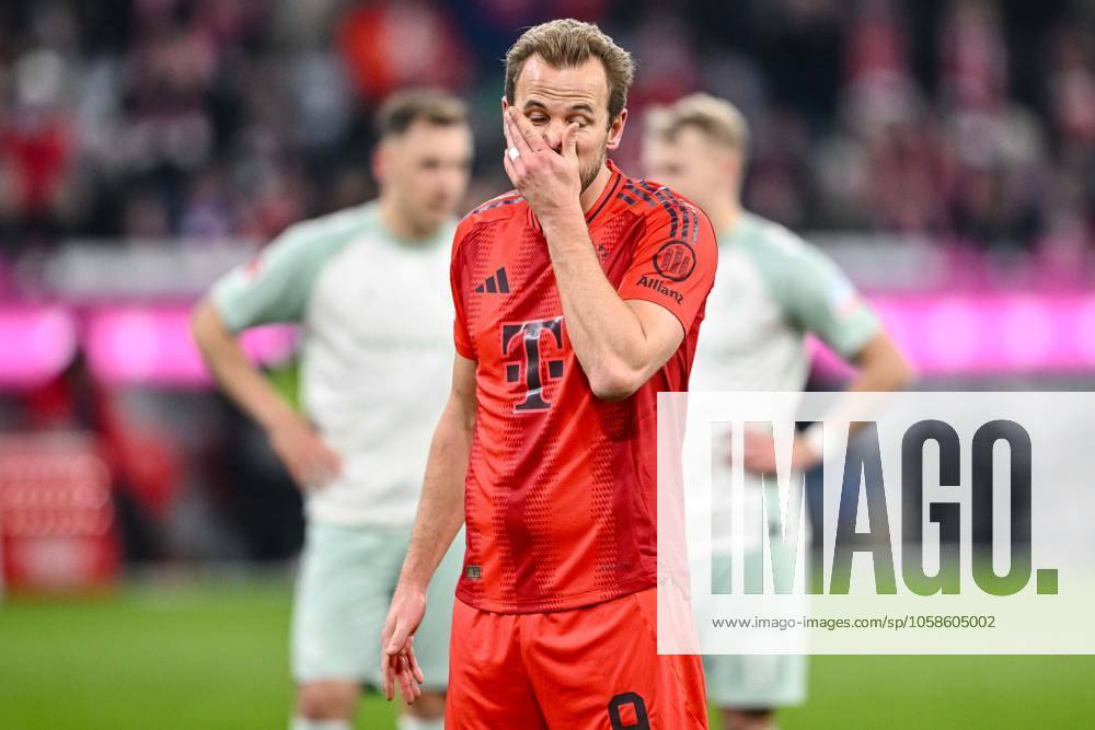 Harry Kane (FC Bayern Muenchen) gestikuliert, gestik waehrend des Spiels der 1. Bundesliga zwischen FC Bayern München und SV Werder Bremen, Allianz Arena am 07. February 2025 in München, Deutschland. (Foto von Harry Langer DeFodi Images) +++ Harry Kane (FC Bayern Muenchen) gestures during the Bundesliga match between FC Bayern München and SV Werder Bremen at Allianz Arena on February 7, 2025 in Munich, Germany. (Photo by Harry Langer DeFodi Images) DFL regulations prohibit any use of photographs as image sequences and or quasi-video. (Photo by Harry Langer DeFodi Images) DFL regulations prohibit any use of photographs as image sequences and or quasi-video. Defodi-541_FCBSVW20250207_344