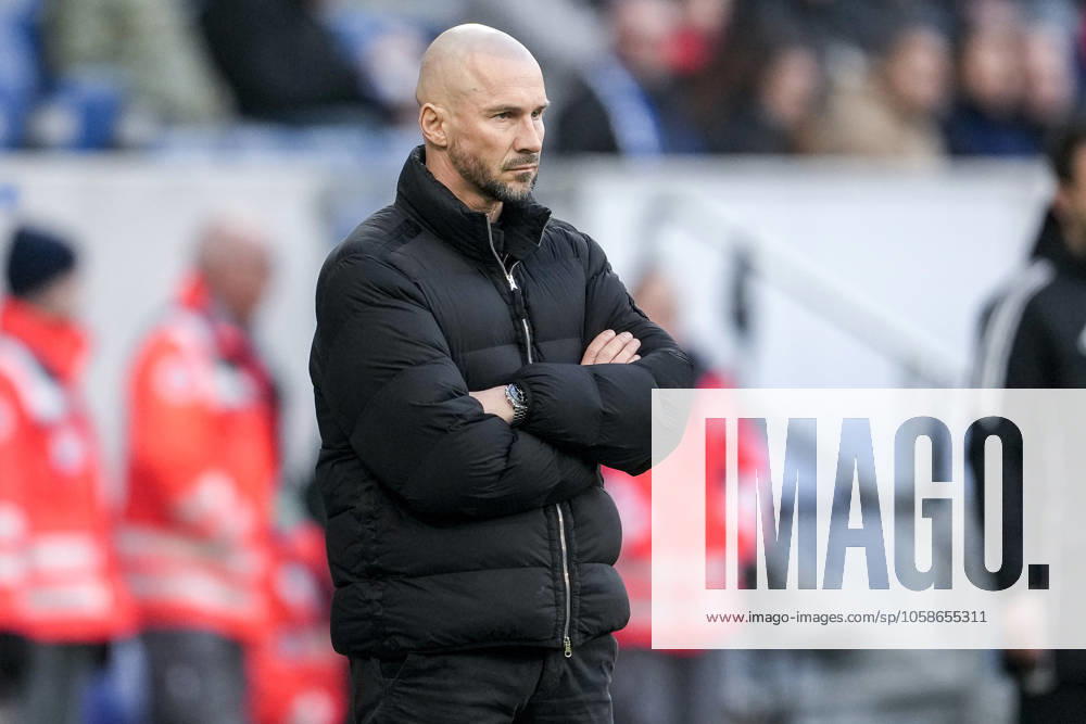 Christian Ilzer (Trainer, Cheftrainer, Hoffenheim), Einzelbild, Einzelfoto, Aktion, Action, enttäuscht schauend, Enttäuschung, Frustration, disappointed, pessimistisch, 08.02.2025, Sinsheim (Deutschland), Fussball, Bundesliga, TSG 1899 Hoffenheim - 1. FC Union Berlin, DFB DFL REGULATIONS PROHIBIT ANY USE OF PHOTOGRAPHS AS IMAGE SEQUENCES AND OR QUASI-VIDEO.