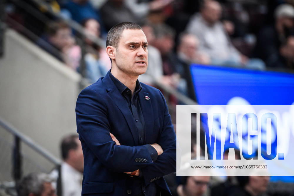 Marko Stankovic (Telekom Baskets Bonn, Head-Coach) - kritischer Blick GER, MHP Riesen Ludwigsburg - Telekom Baskets Bonn, easycredit BBL, Basketball, Bundesliga, 21. Spieltag, Spielzeit 2024 2025, 11.02.2025 GER, MHP Riesen Ludwigsburg - Telekom Baskets Bonn, easycredit BBL, Basketball, Bundesliga, 21. Spieltag, Spielzeit 2024 2025, 11.02.2025 Ludwigsburg