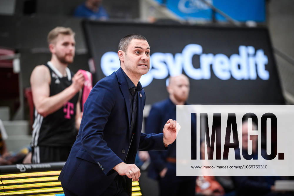 Marko Stankovic (Telekom Baskets Bonn, Head-Coach) GER, MHP Riesen Ludwigsburg - Telekom Baskets Bonn, easycredit BBL, Basketball, Bundesliga, 21. Spieltag, Spielzeit 2024 2025, 11.02.2025 GER, MHP Riesen Ludwigsburg - Telekom Baskets Bonn, easycredit BBL, Basketball, Bundesliga, 21. Spieltag, Spielzeit 2024 2025, 11.02.2025 Ludwigsburg