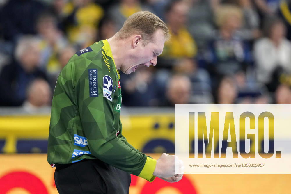 David Späth (Torwart, RNL, 29), Spieler der Rhein-Neckar-Löwen, Jubel, jubeln, jubelt, celebration, Freude, freuen, freut sich, zuversichtlich, optimistisch, positiv, Spielszene, Einzelbild, Einzelfoto, Aktion, Action, 13.02.2025, Mannheim (Deutschland), Handball, Bundesliga, Rhein-Neckar Löwen - SG BBM Bietigheim