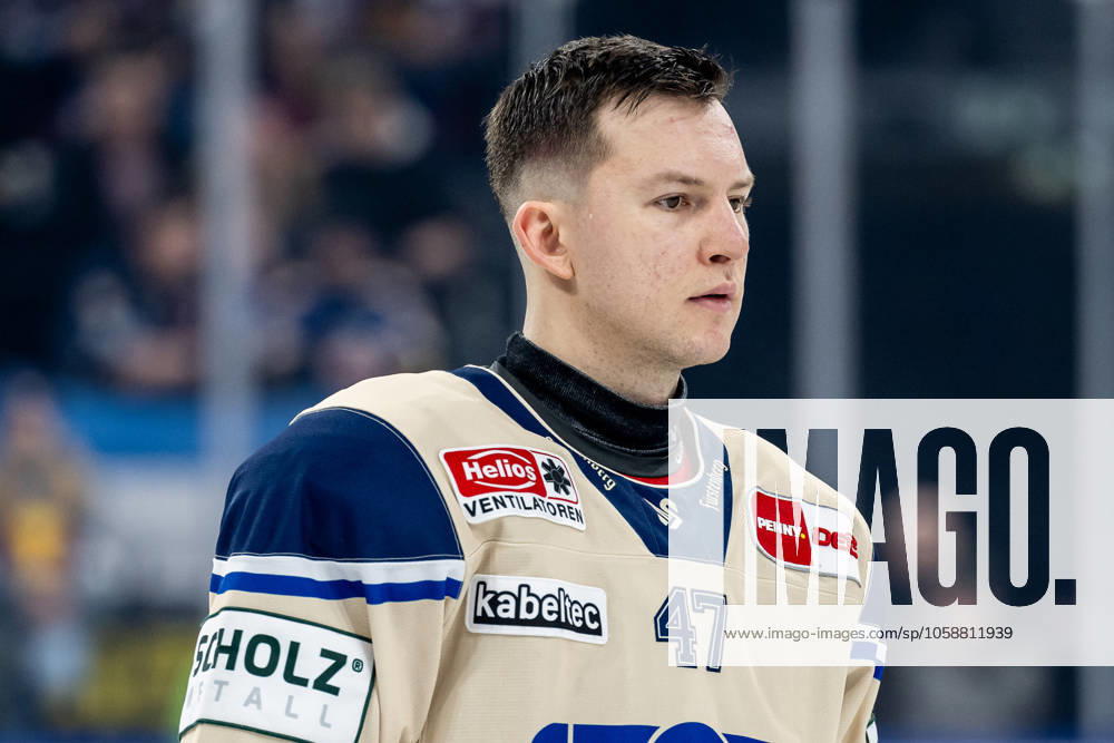 Alexander Karachun (Schwenninger Wild Wings, 47) bei den Starting Six. GER, EHC Red Bull Muenchen vs. Schwenninger Wild Wings, Eishockey, DEL, 44. Spieltag, Saison 2024 2025, 13.02.2025. GER, EHC Red Bull Muenchen vs. Schwenninger Wild Wings, Eishockey, DEL, 44. Spieltag, Saison 2024 2025, 13.02.2025. Muenchen